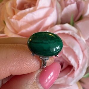 Elegant Malachite Silver Ring